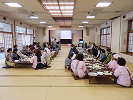 お楽しみ昼食会